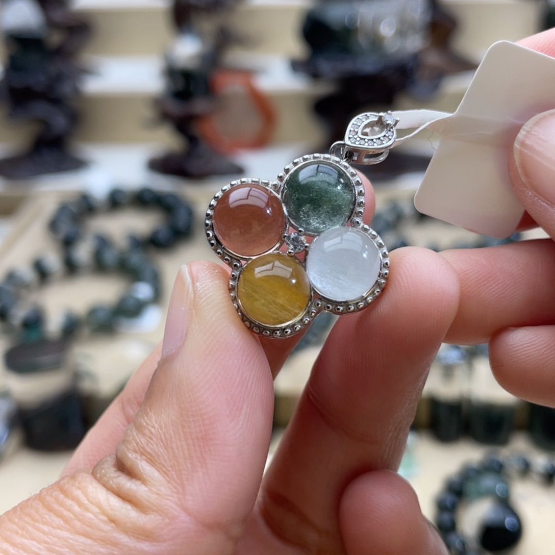 水晶颈饰银S925镶嵌四季兔毛吊坠