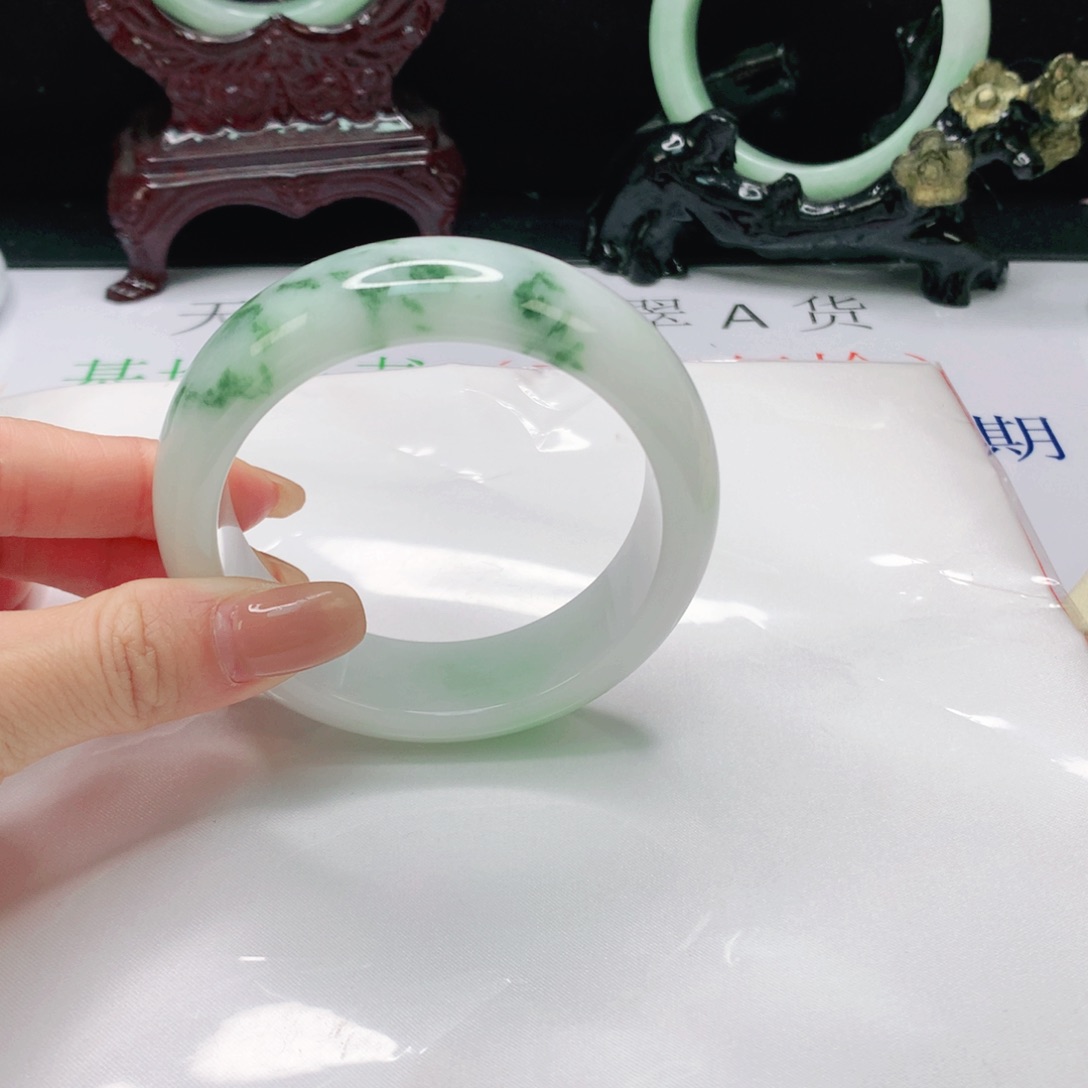 翡翠手镯未镶嵌缅甸天然A货翡翠
