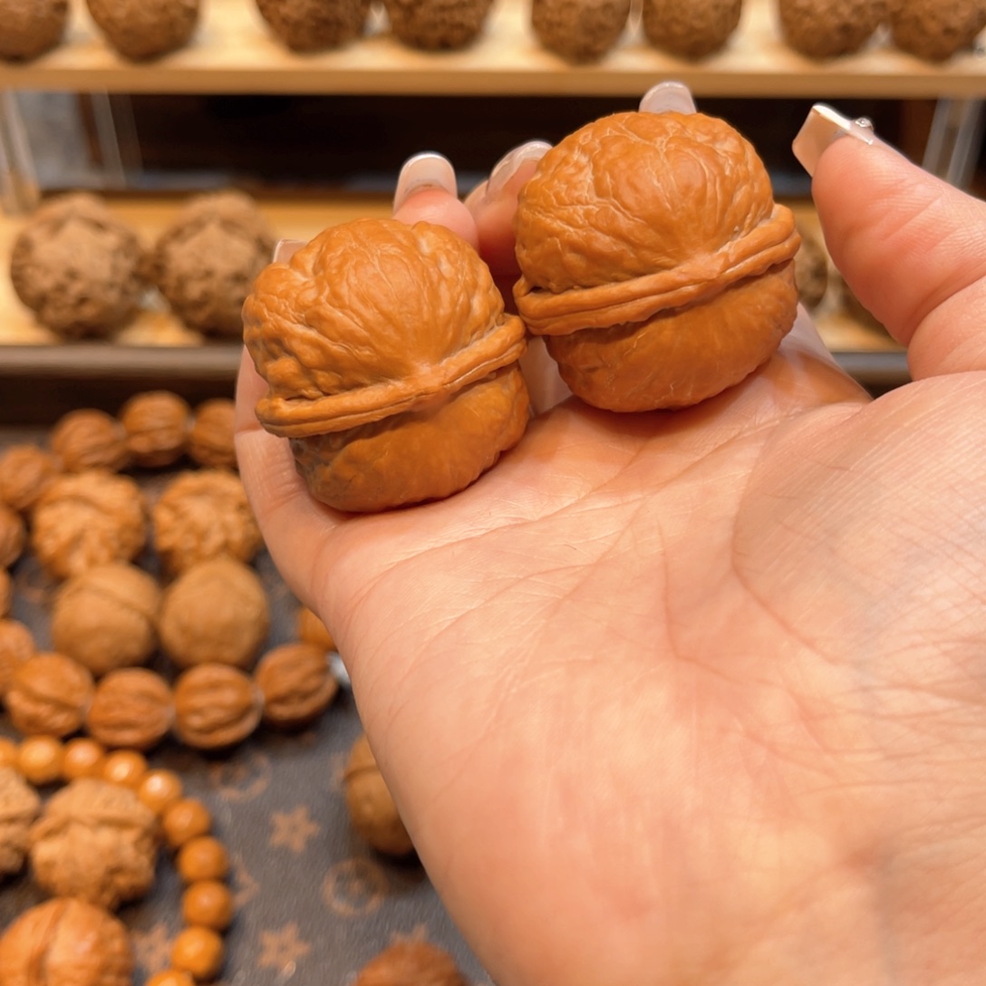 文玩核桃把件大龙珠