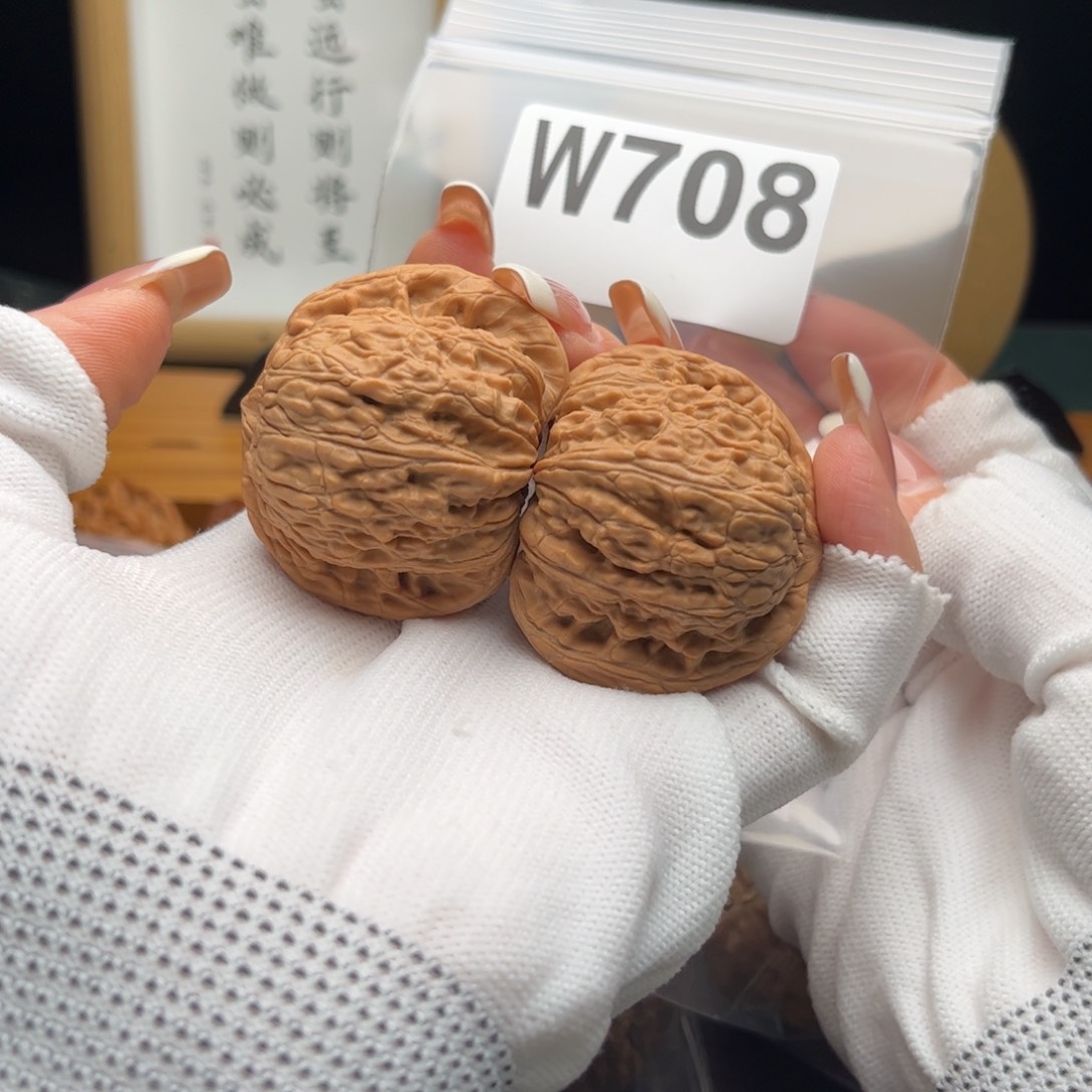 文玩核桃把件44绣球w 708