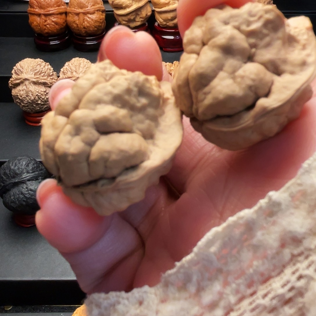 文玩核桃吊坠小云石……