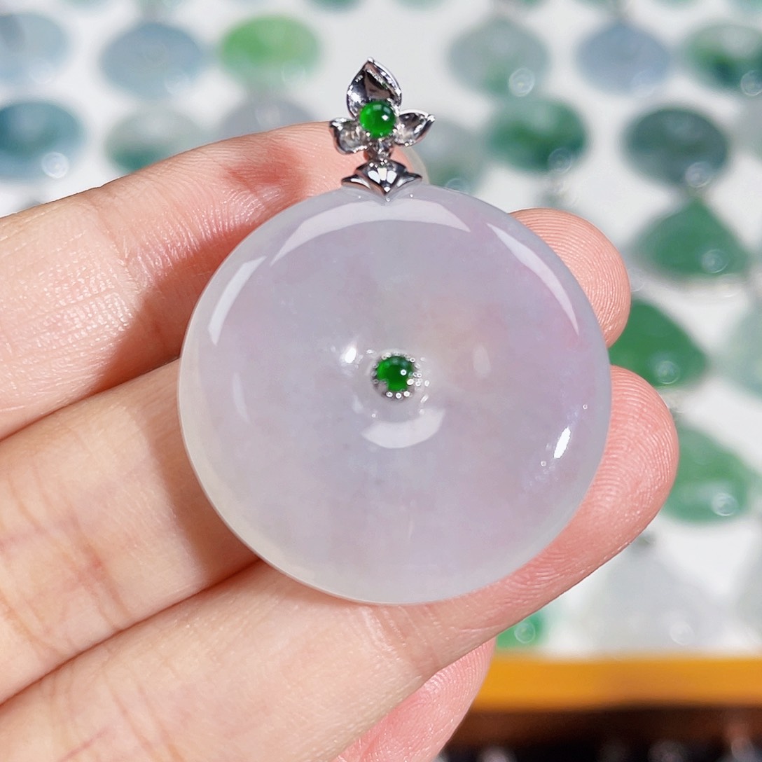 颈饰18K金镶嵌翡翠吊坠