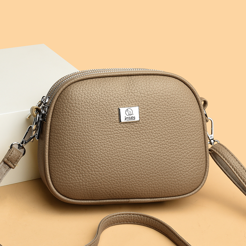 女包单肩斜挎包包2025新款真皮软皮小包包时尚百搭中年女包