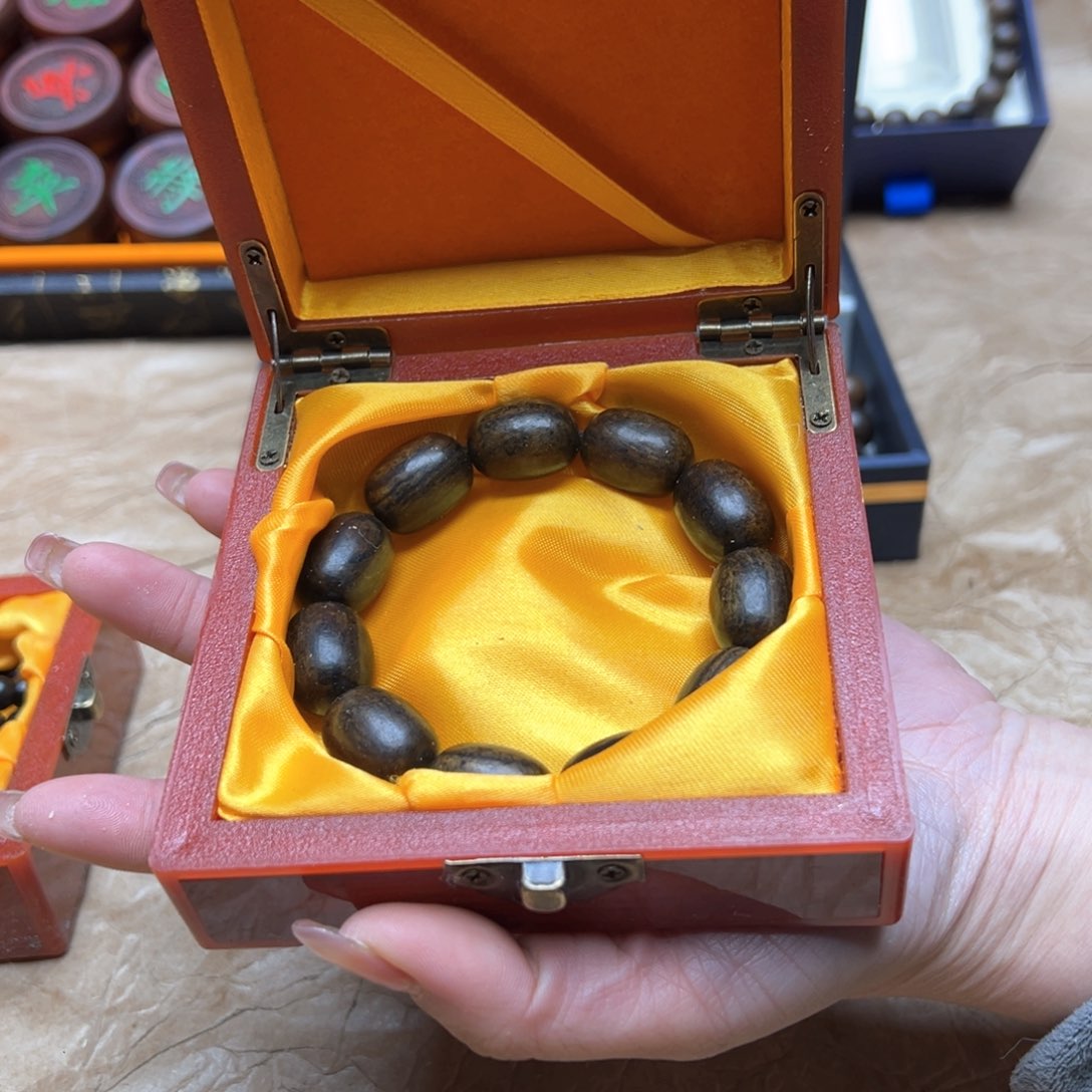 大叶紫檀（黑酸枝木类）