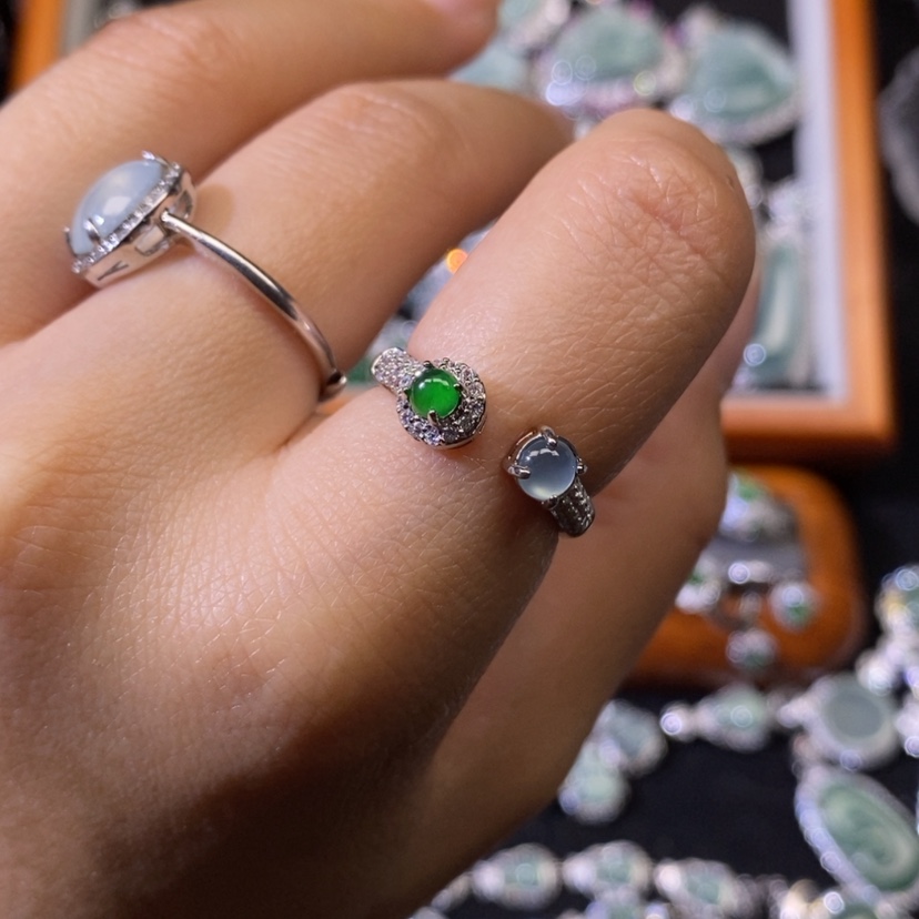 【闪购商品】翡翠颈饰未镶嵌天然