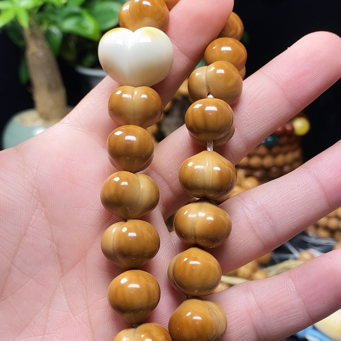 ^***^吊坠猴头核桃屁桃手持