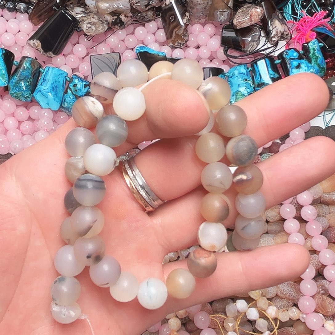 玛瑙/玉髓未镶嵌珠宝半成品C167，磨砂玛瑙圆珠一条10mm