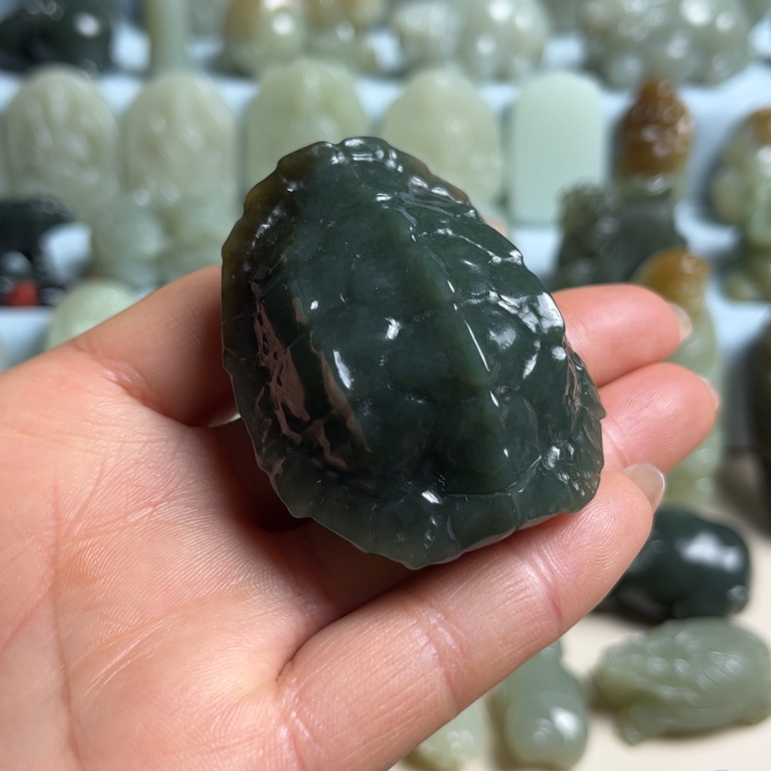 和田玉未镶嵌把件