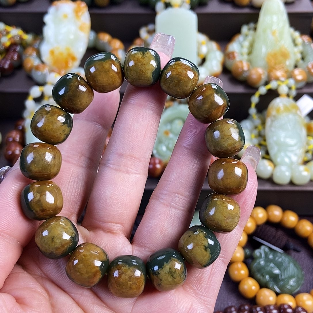 透闪石质玉未镶嵌手串