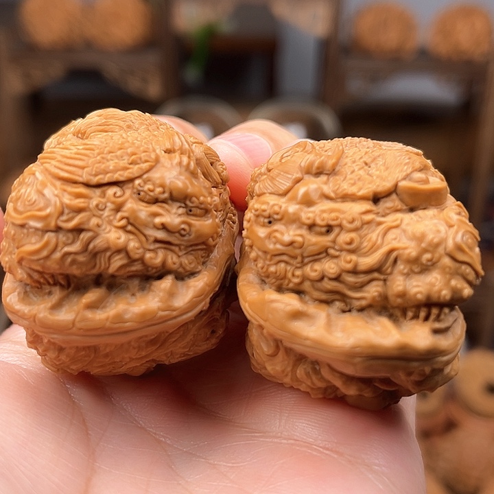 核桃把件43左右金蟾貔貅