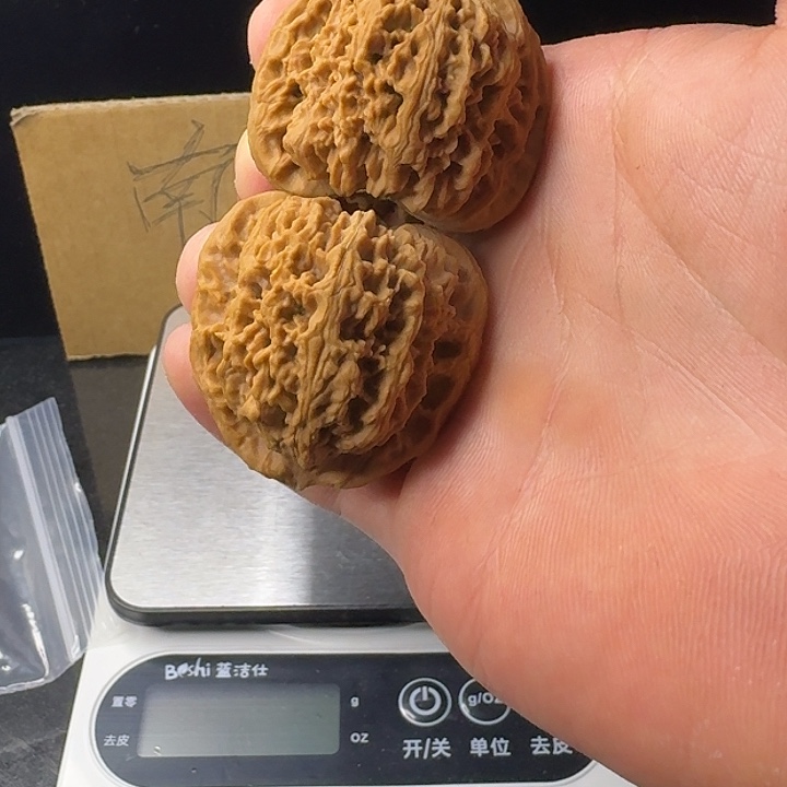 网***赖把件文玩核桃三角