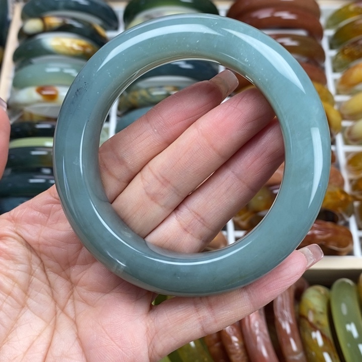 蛇纹石玉手镯未镶嵌60