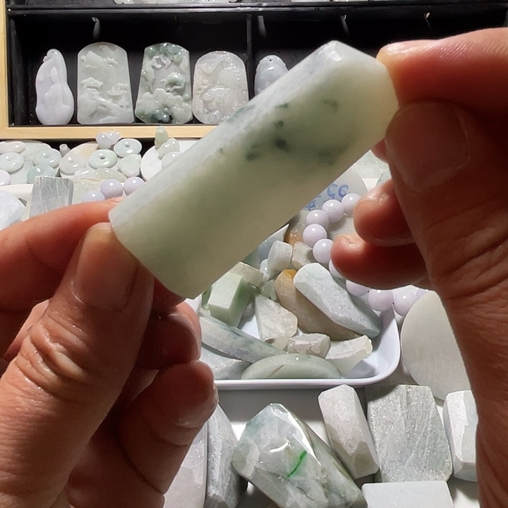 翡翠未镶嵌吊坠(不含链)翡翠挂件料