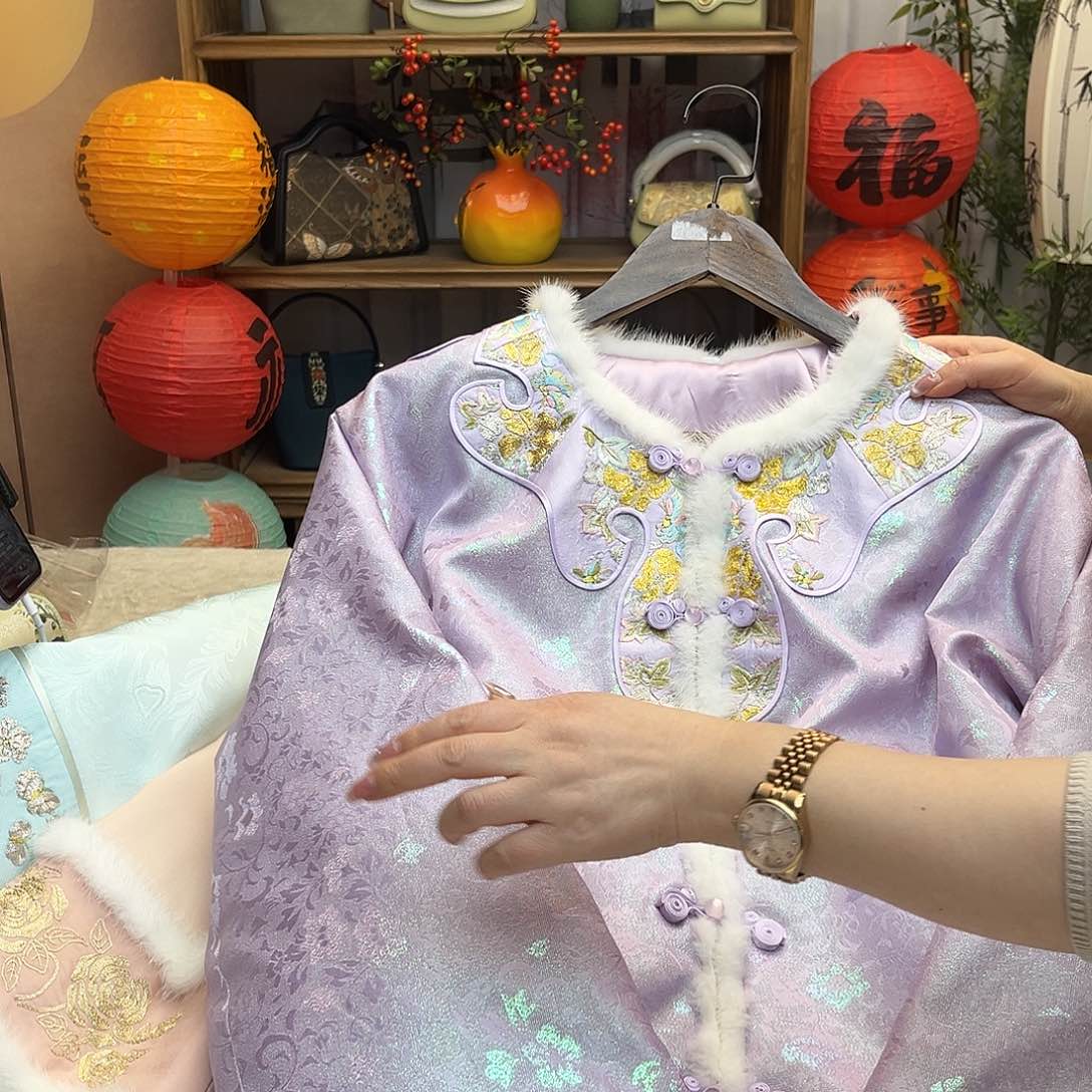 刺绣棉服104胸围彩金通罗