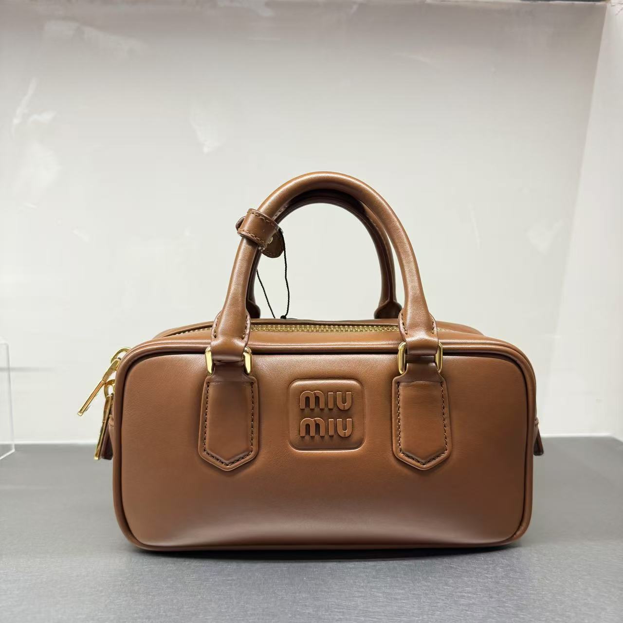 99新 MIU MIU/缪缪 HIHI/Miumiu 棕色小号保龄球/11990366