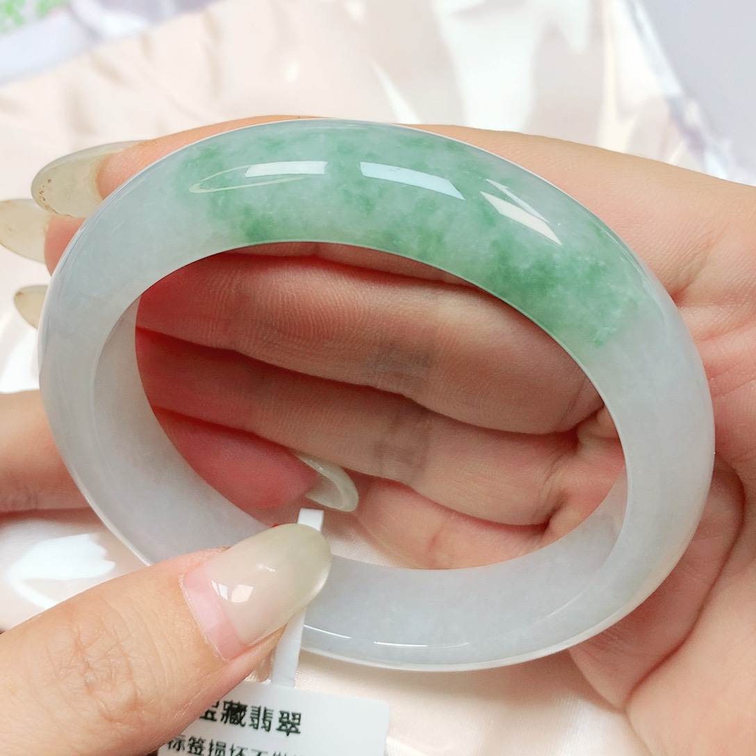 翡翠手镯未镶嵌抖音786