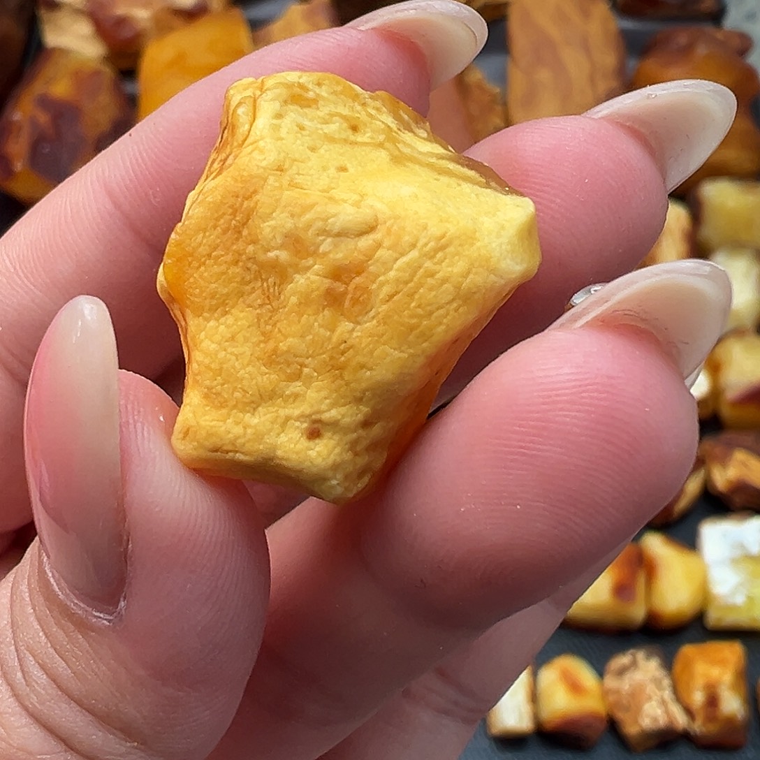 R***t定制琥珀未镶嵌蜜蜡