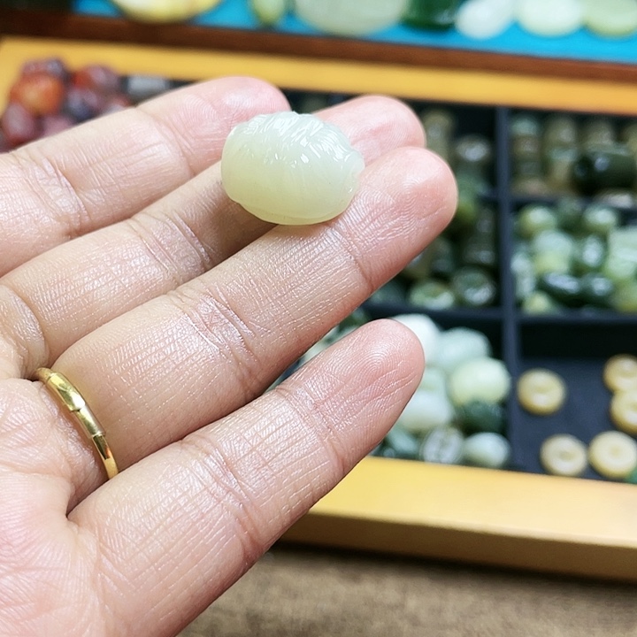 和田玉（糖玉）吊坠未镶嵌潇**雨48