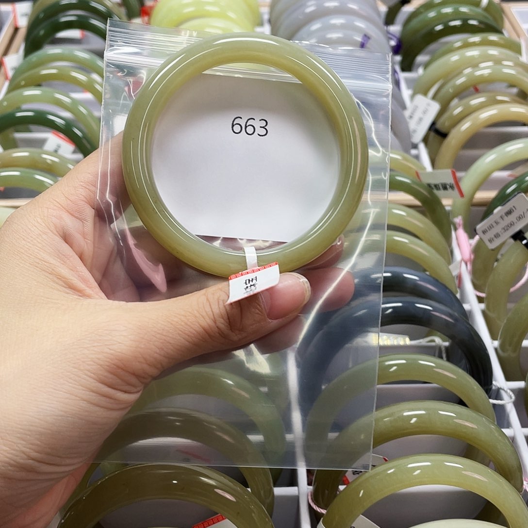 和田玉手镯未镶嵌663圈口58