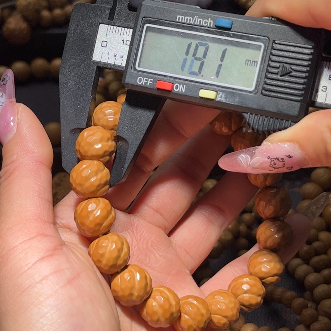 猴头核桃吊坠13+龙岩料雕刻星球杯手串全品无瑕无药