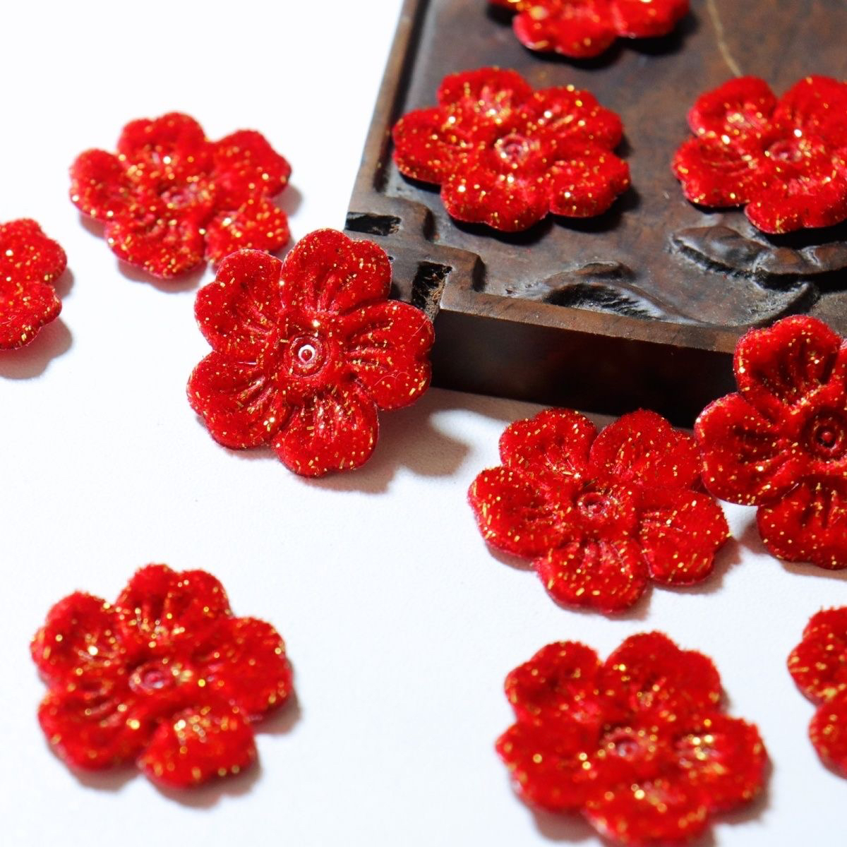 【子菲】绢布紫罗兰花瓣花伞婚纱礼服蓬蓬裙装饰花瓣