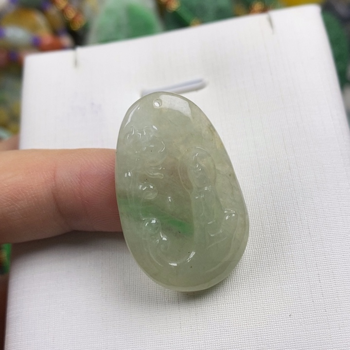 翡翠未镶嵌吊坠(赠链)