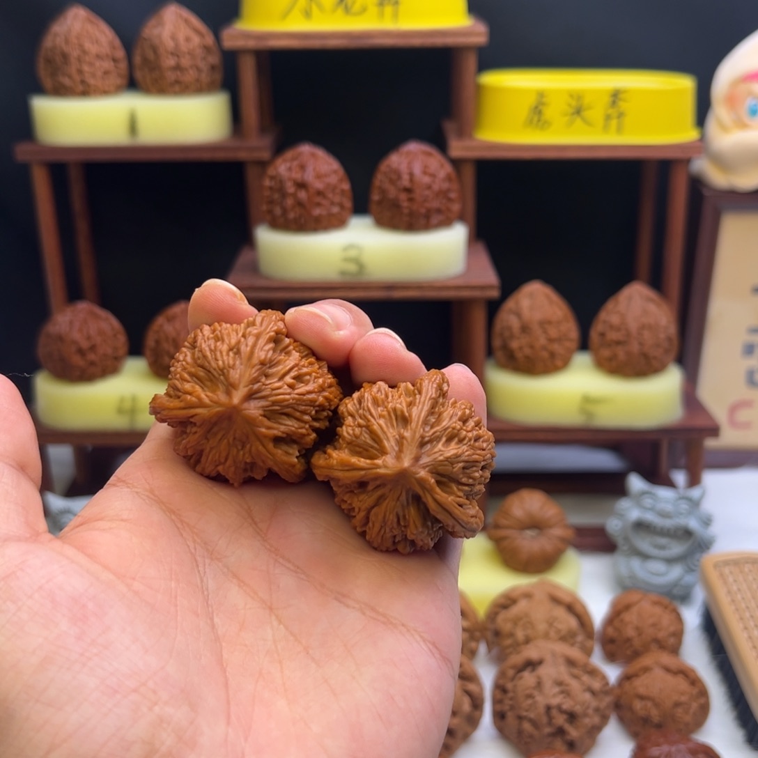 文玩核桃吊坠【虎头奔】全品42