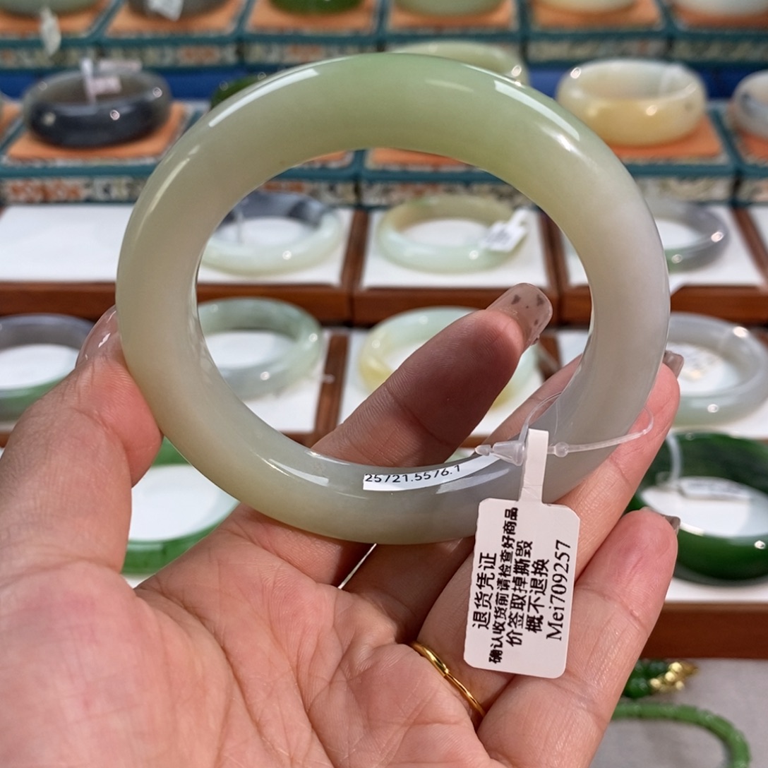 和田玉未镶嵌手镯翠青飘紫60