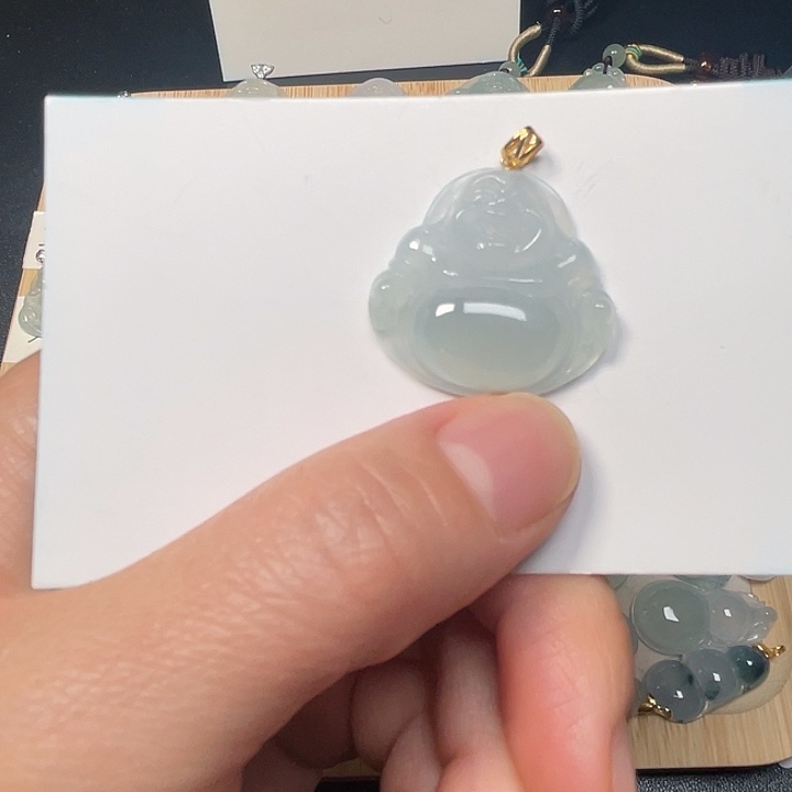 翡翠足金镶嵌颈饰翡翠