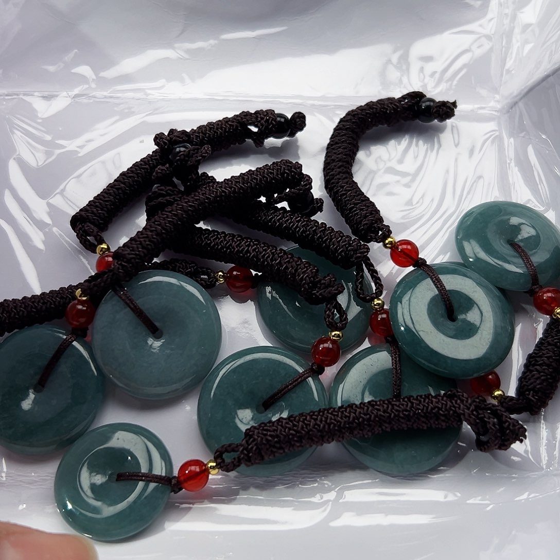 翡翠挂件未镶嵌吊坠