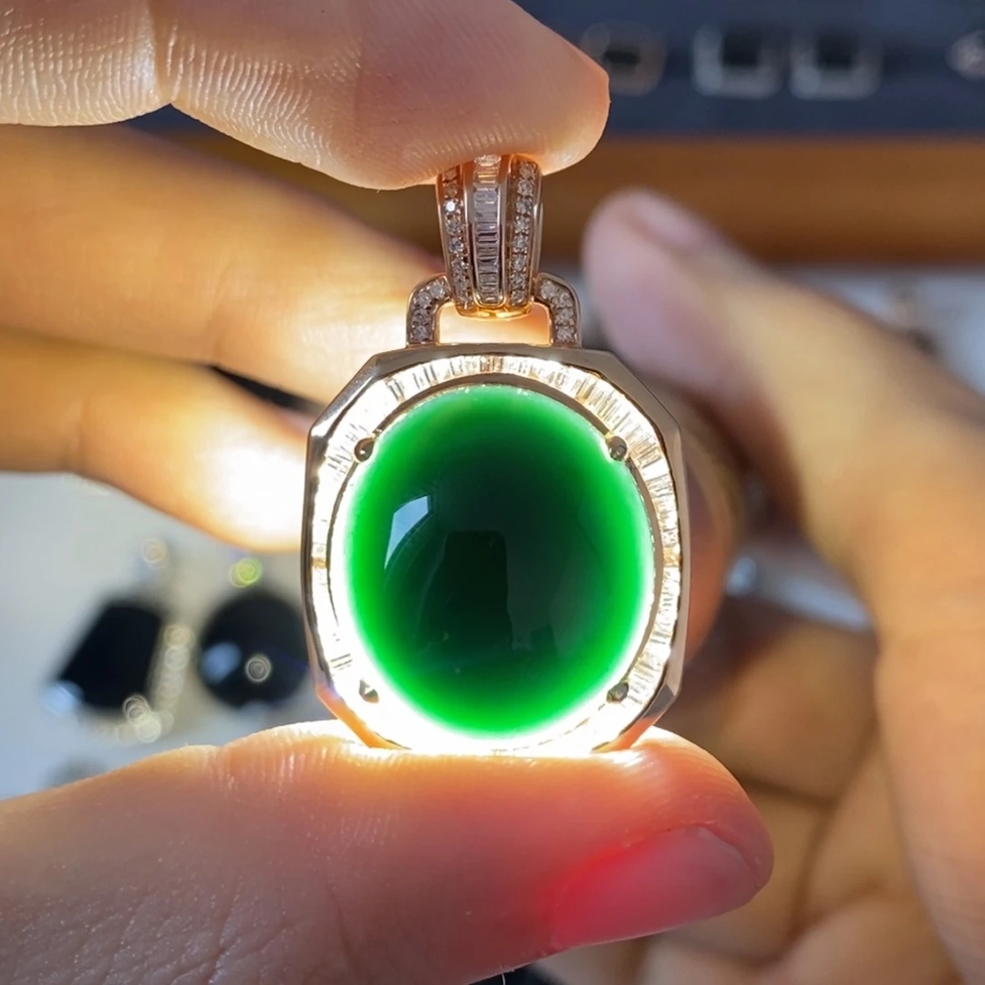 缅甸翡翠墨翠吊坠