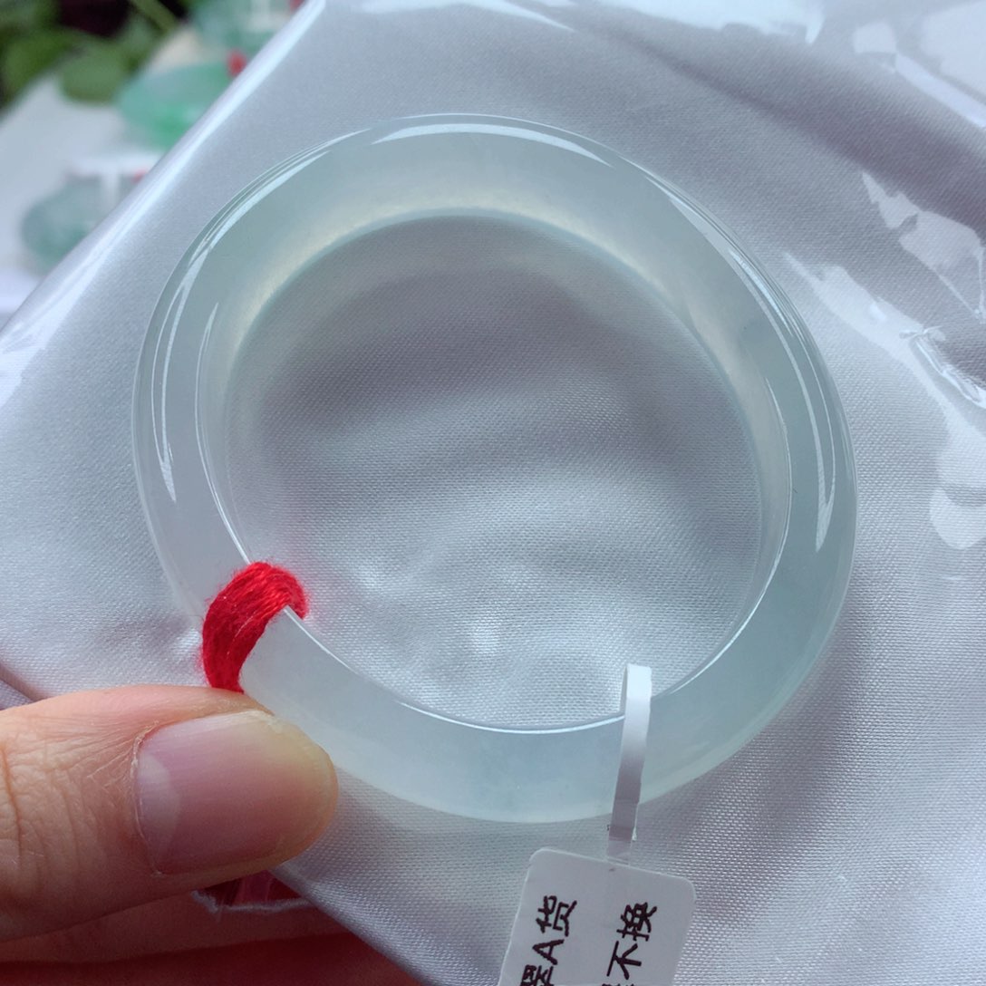 翡翠手镯（贵妃镯）未镶嵌炸光，双眼皮，贵妃小圈捡漏