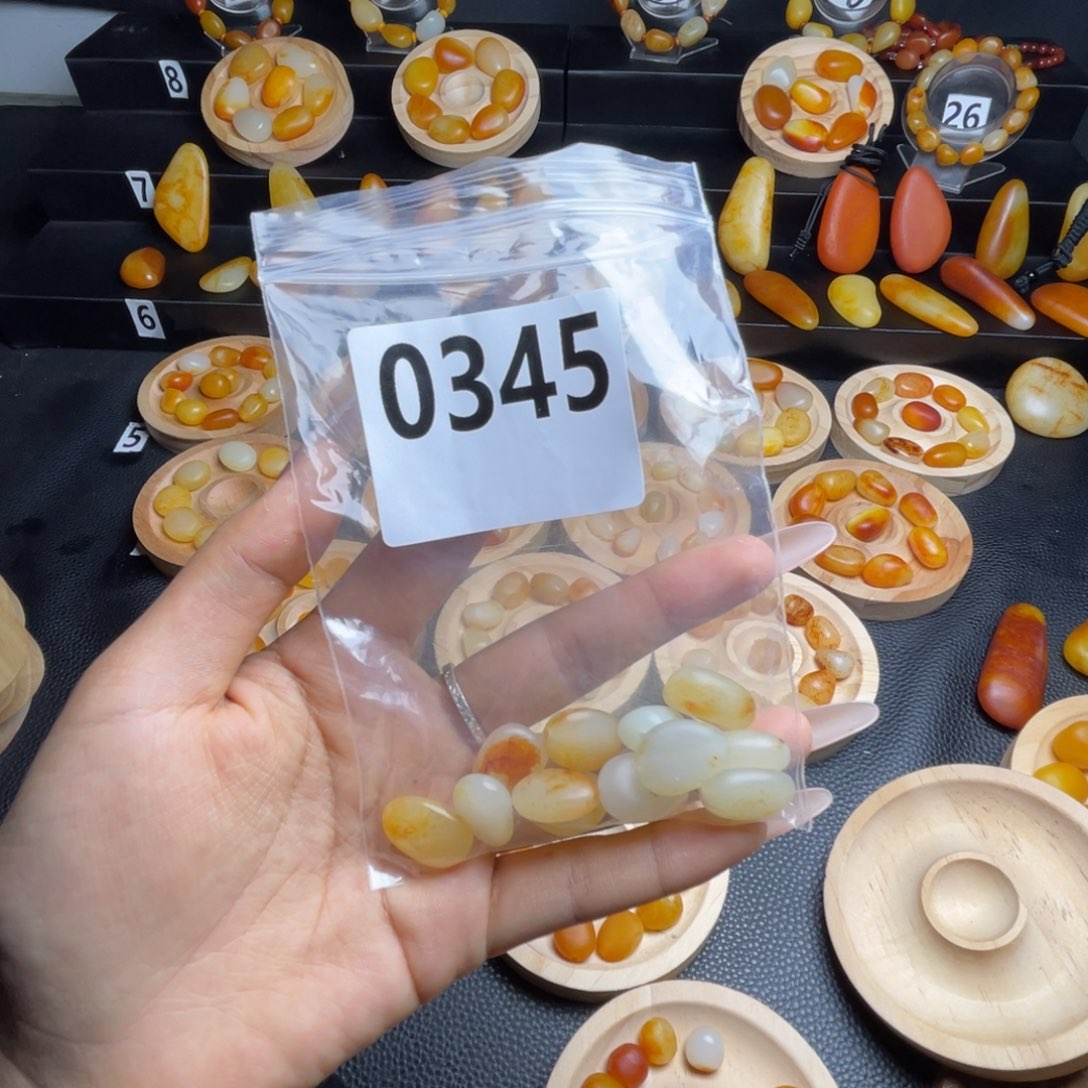 和田玉未镶嵌吊坠(不含链)番****柿