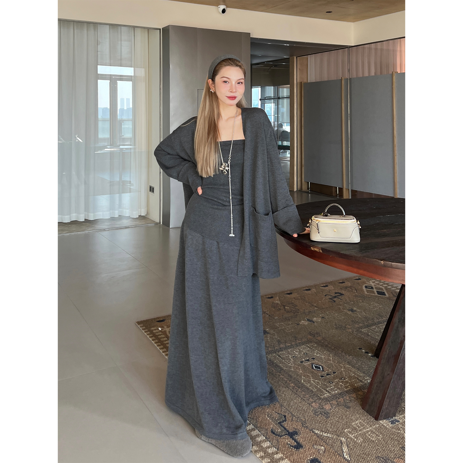 SOLSOL-CNLEEWEI设计师品牌25年新款慵懒毛织开衫