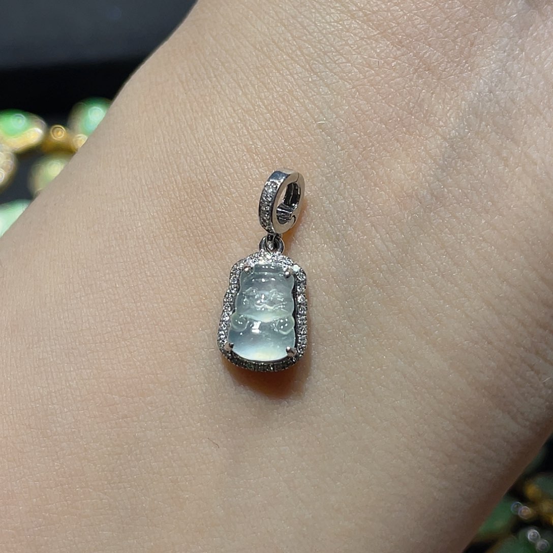 翡翠颈饰18K金镶嵌吊坠