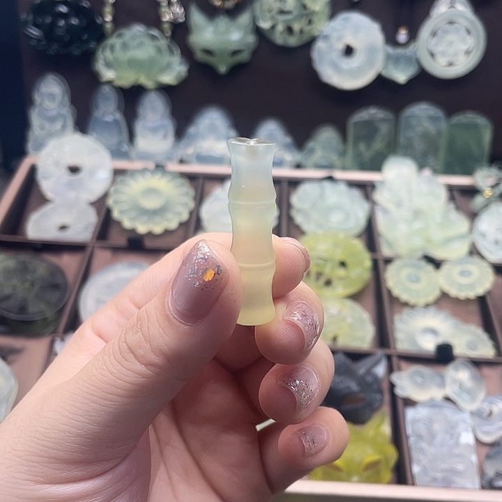 未镶嵌岫玉吊坠(赠链)