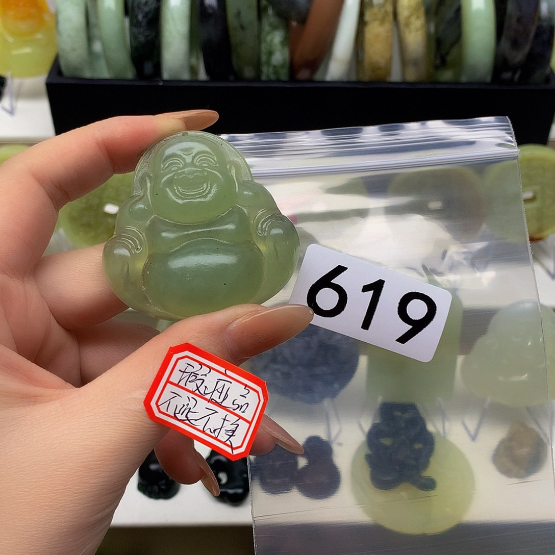 蛇纹石玉颈饰未镶嵌