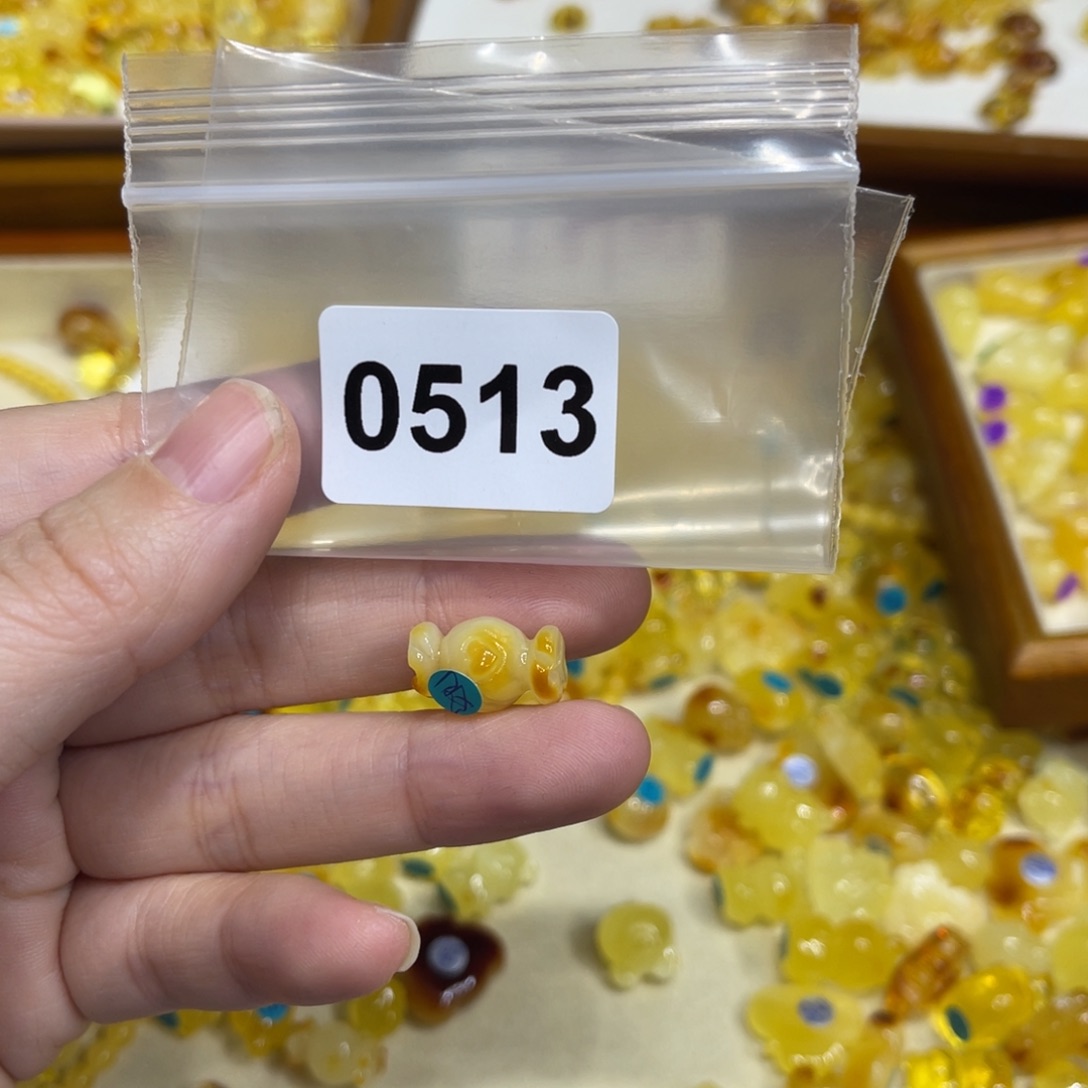 琥珀珠宝奇石未镶嵌