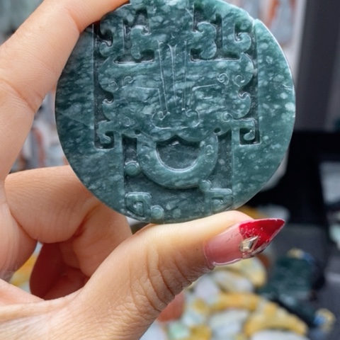 翡翠颈饰未镶嵌翡翠