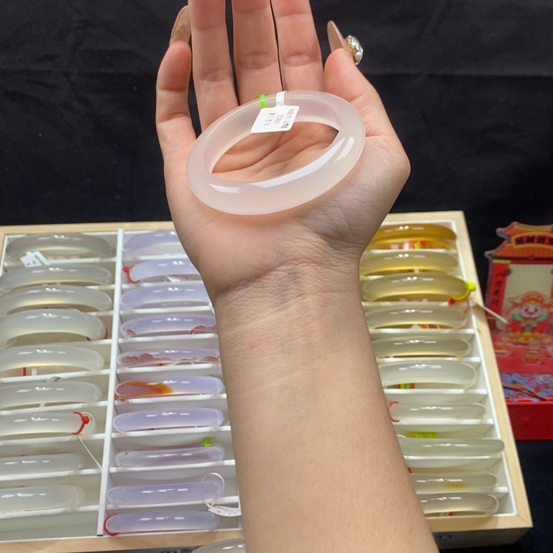 玛瑙/玉髓手镯未镶嵌