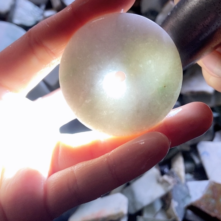 翡翠颈饰未镶嵌天然翡翠