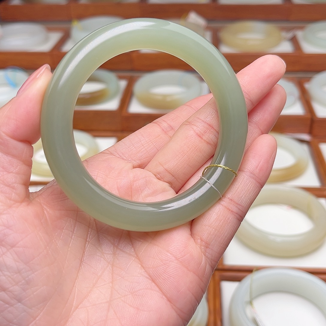 和田玉手镯未镶嵌55