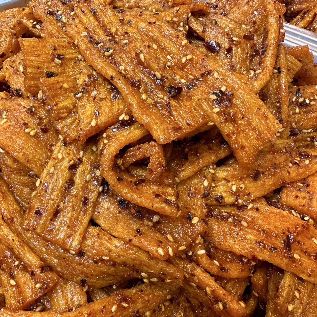 招牌麻辣手工辣片现做