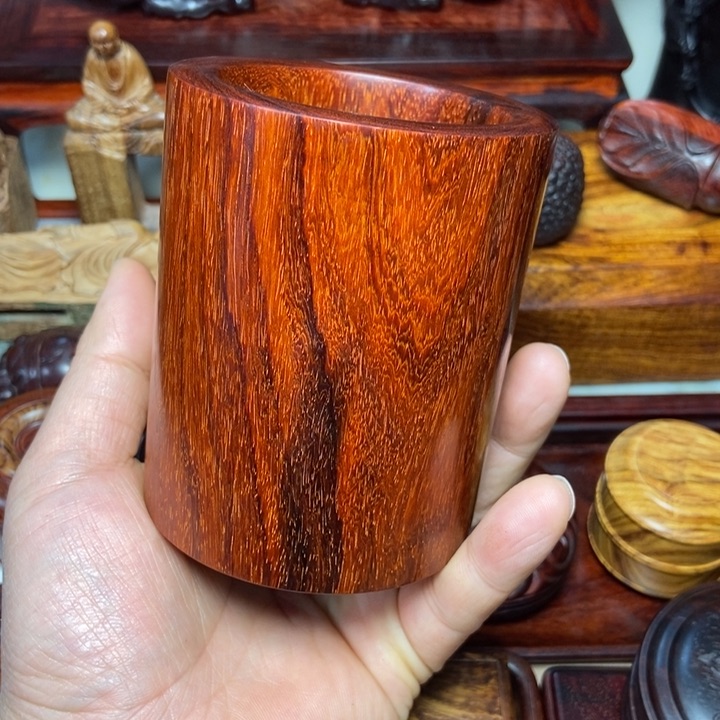 檀香紫檀（小叶紫檀）笔筒