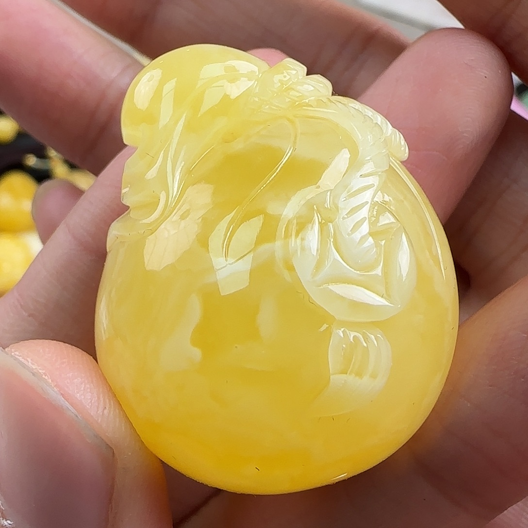 琥珀未镶嵌珠宝奇石