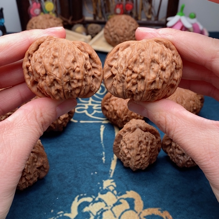 文玩核桃把件山地蝴蝶磨43