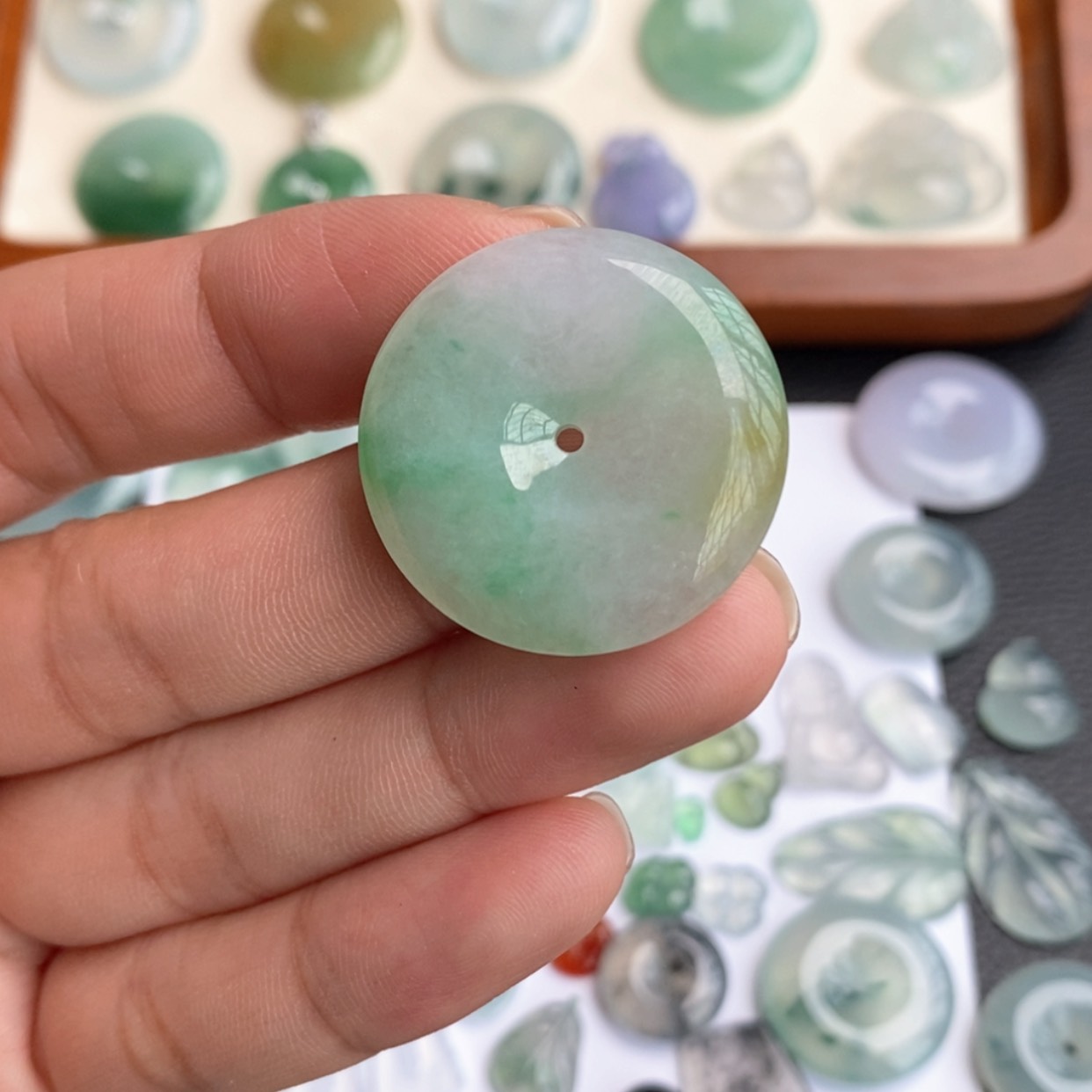 【闪购商品】翡翠颈饰未镶嵌江***乐平安扣卡27.8