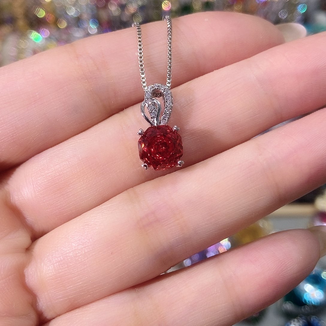 8锆石（处理）玫瑰切吊坠