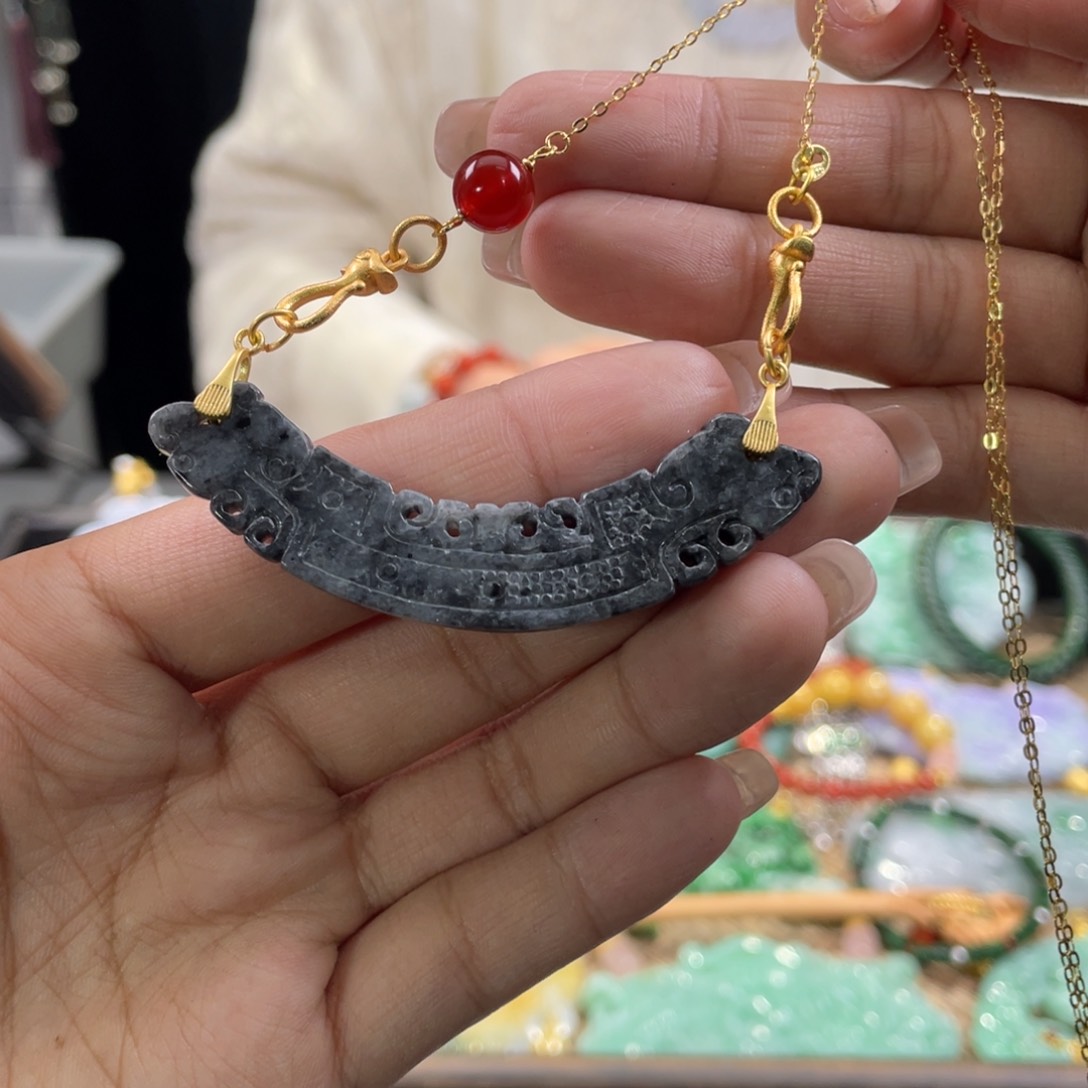 翡翠颈饰未镶嵌代编织