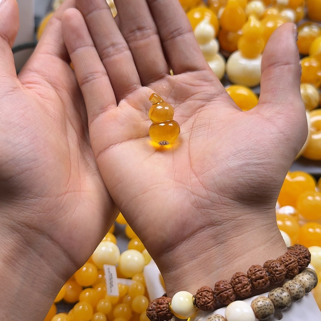 蜜蜡珠宝奇石未镶嵌